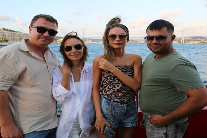 2 Hours Bosphorus Cruise Boat Tour in Istanbul - Audio guide, live commentary, and onboard comfort