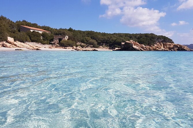 3-Catamaran from Cannigione to the islands of the Archipelago - What the small group changes