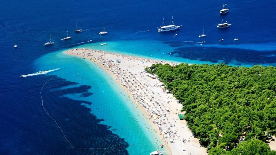 3 Islands Speedboat Tour: Golden Horn, Blue Lagoon & Jelsa - Zirje Beach starts the water time