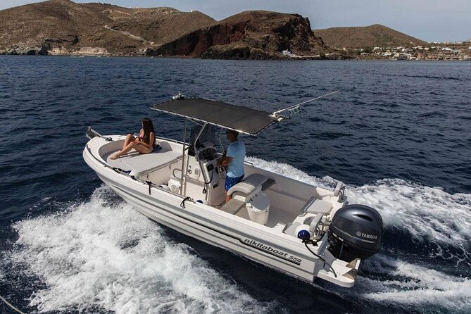 5 Hours Boat Rental in Santorini - A flexible five-hour route along the south coast