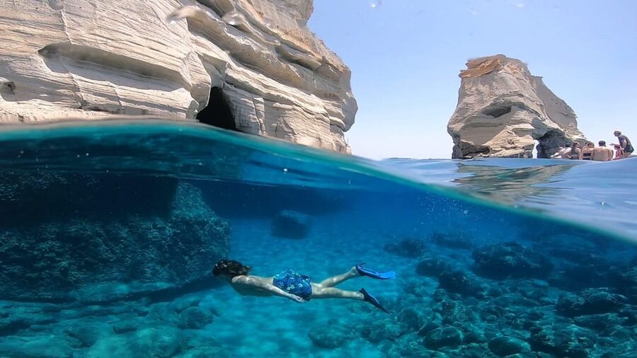 Adamantas: Full-Day Milos & Poliegos Boat Tour with Meals - The morning route from Adamantas to Sarakiniko