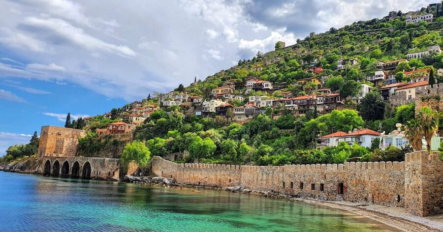 Alanya: Catamaran Boat Trip with Swim Stops and Sunbathing - Ulas Beach, lunch, and more time in the water