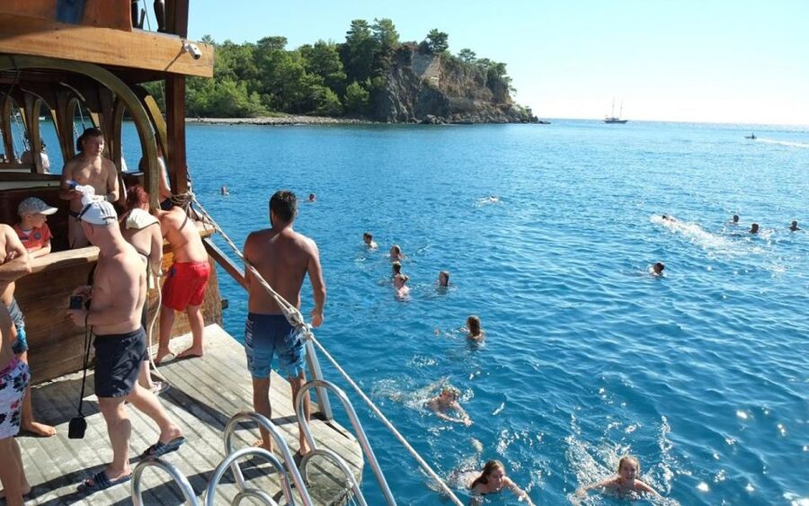 Alanya: Catamaran Boat Trip with Swim Stops and Sunbathing - Music, animation, and the foam-party mood