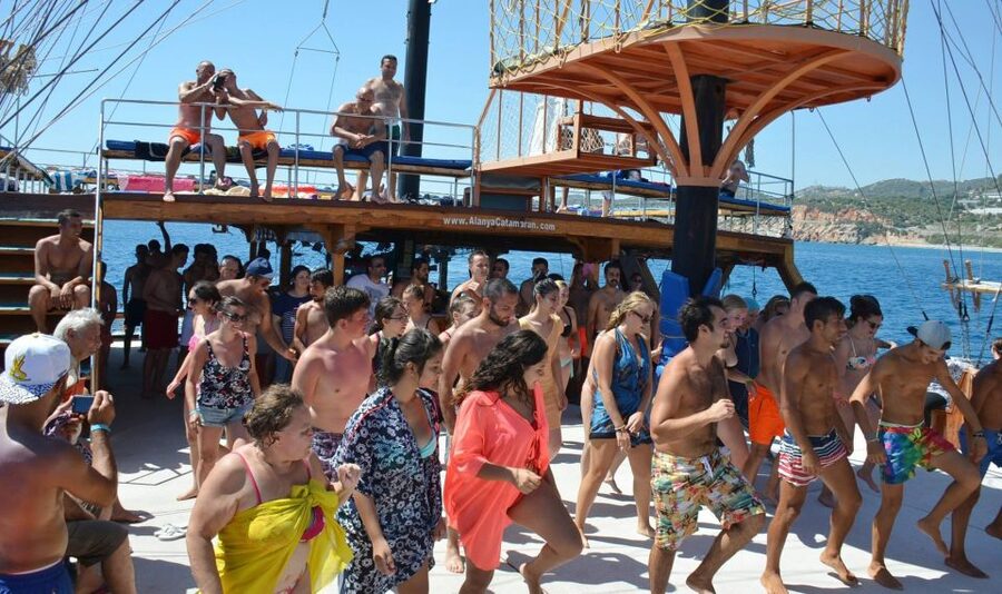 Alanya: Catamaran Boat Trip with Swim Stops and Sunbathing - What the $29 price really includes