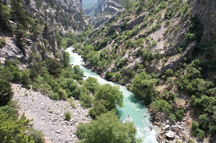 Alanya: Green Canyon Boat Trip with Lunch and Hotel Pickup - Lunch beside the water