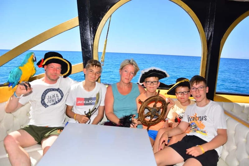 Alanya: Party Pirate Boat Trip w/Meal, Drinks, Pickup Option - Lunch with chicken, pasta, and salad