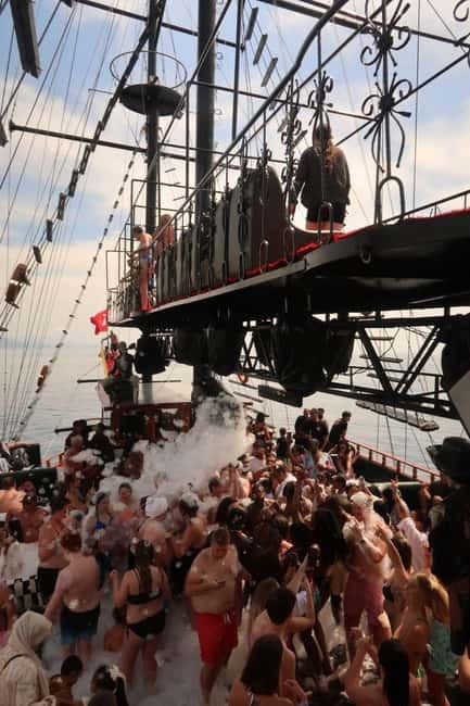Alanya: Pirate Boat Party with Foam, Disco, Lunch & Drinks - What your $16 really buys