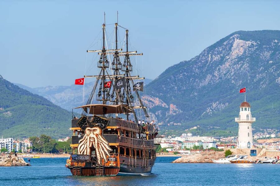 Alanya: Pirate Boat Trip with Lunch and Drinks - Alanya Castle and the Old Shipyard