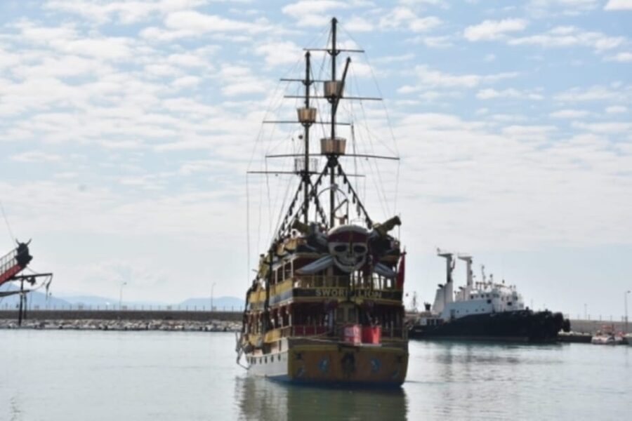 Alanya: Pirate Ship Cruise with Food and Swimming Stops - Should you book the Alanya pirate cruise?