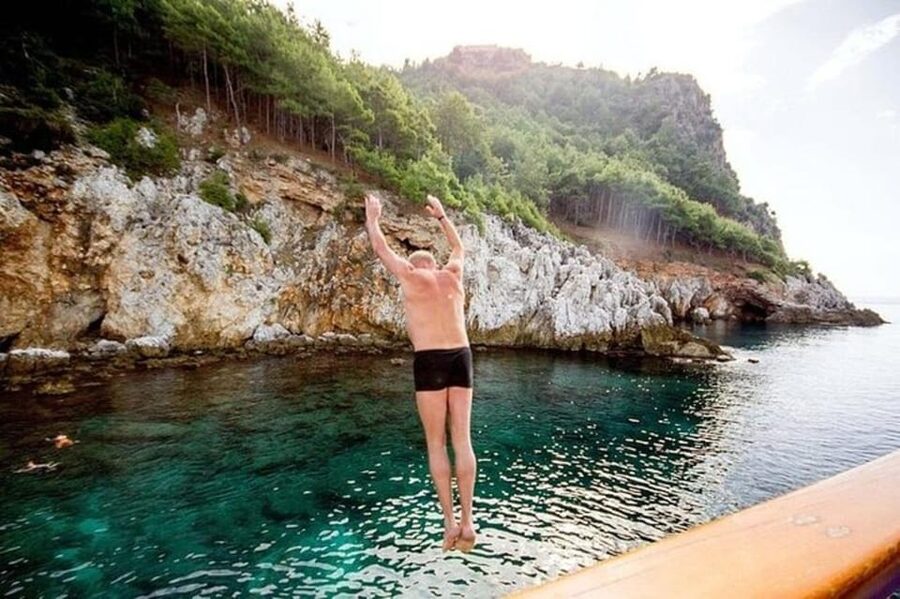 Alanya: Pirates Boat Trip with Lunch and Hotel Pickup - Ulas Beach and the Second Chance to Swim