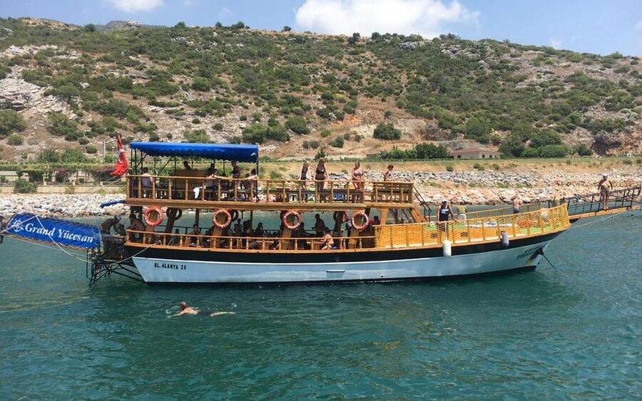 Alanya Relaxing Family Boat Tour Without Foam And Loud Music - Key things to know
