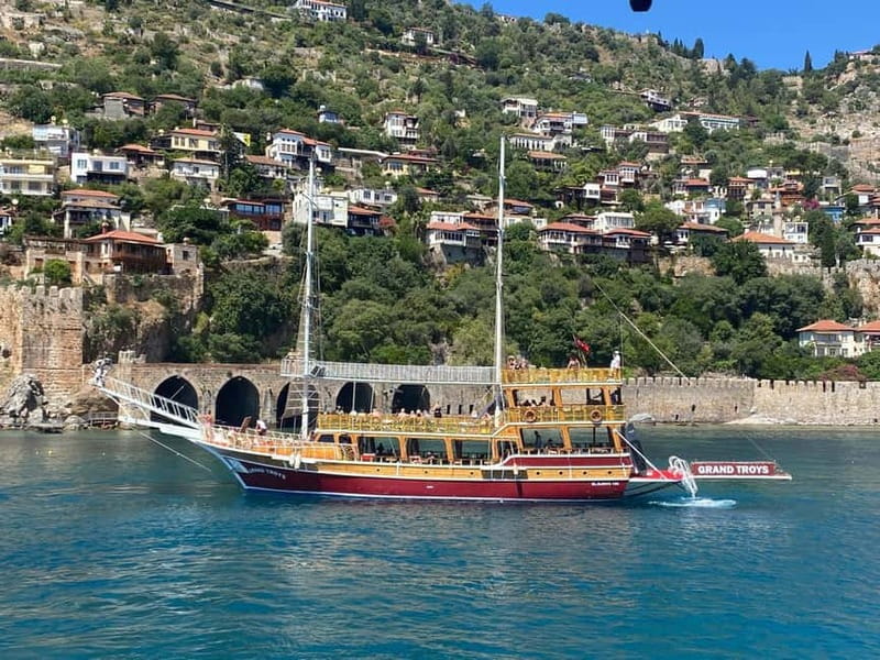 Alanya: Small-Group Boat Tour with Lunch and Soft Drinks - Cleopatra Beach from the sea