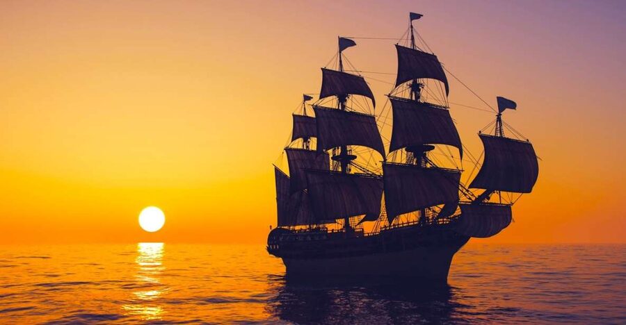 Alanya: Sunset Cruise with Dinner - Pirates, Lovers, and Phosphorus Caves from the rail