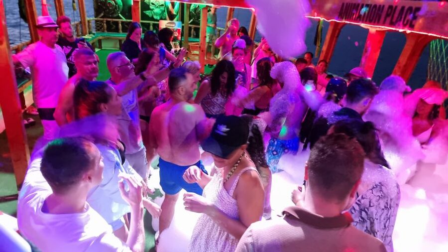 Alanya: Sunset Cruise with Dinner - Music, entertainment, and the foam party