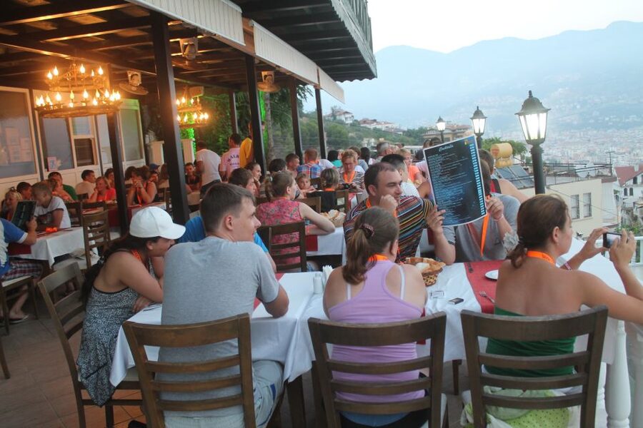 Alanya: Sunset Night Safari with Boat Trip with Dinner - Two hours along Alanya’s caves and coast