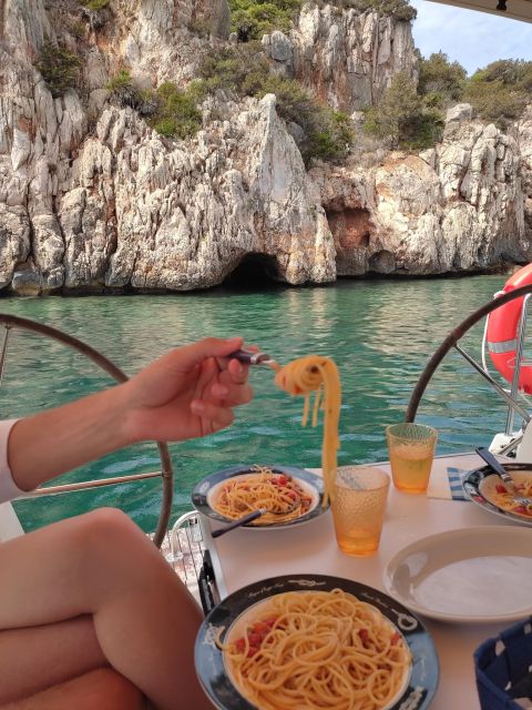 Alghero: Daily Sailing Experience with lunch onboard - What to pack and what the price covers