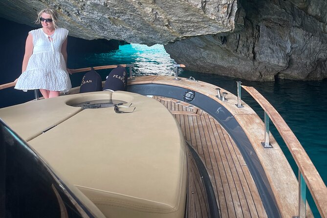 All-Inclusive Capri Boat Tour with City Visit from Positano - Four hours ashore in Capri