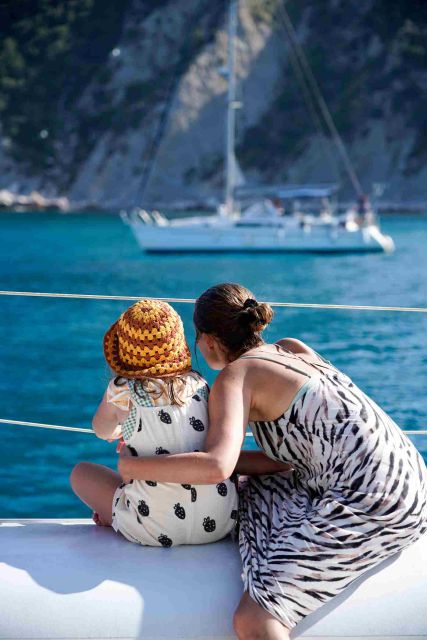 Altea: Beaches and Coves Boat Trip with Lunch - Cliffs, beaches, villages, and curved coves