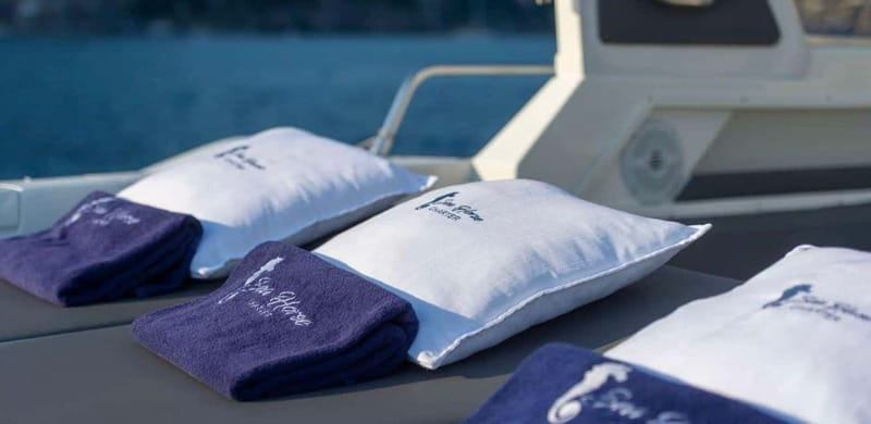 Amalfi: Boat Adventure Caves, Beaches, Snorkeling & Positano - What is served on board