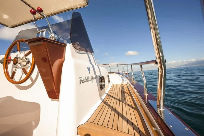 Amalfi Coast: Boat and Snorkeling Tour with Fruit & Drinks - Who should book this experience