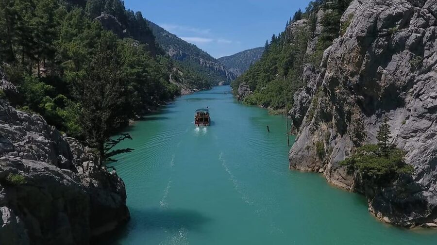 Antalya: Green Canyon Boat Trip with Lunch & Soft Drinks - Lunch beside the lake