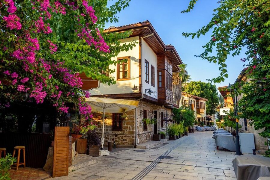 Antalya: Guided Old Town Tour with Boat Trip and Lunch - Walking through Kaleiçi, Antalya’s old town