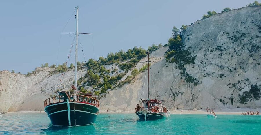 Argostoli: Full-Day Boat Trip with Lunch & Wine - Lunch and two quiet hours at Vardiani Islands
