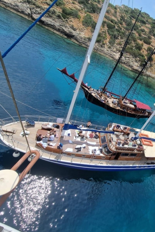 Athens: 3-Hour Sunset Cruise with Swim Stop, Snacks & Drinks - The sunset views from the water