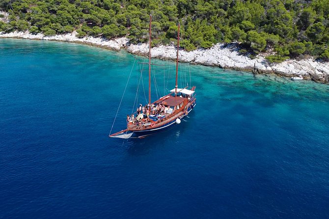 Athens Day Cruise: 3 Islands Tour in the Saronic Gulf with Lunch - The swimming stop near Metopi