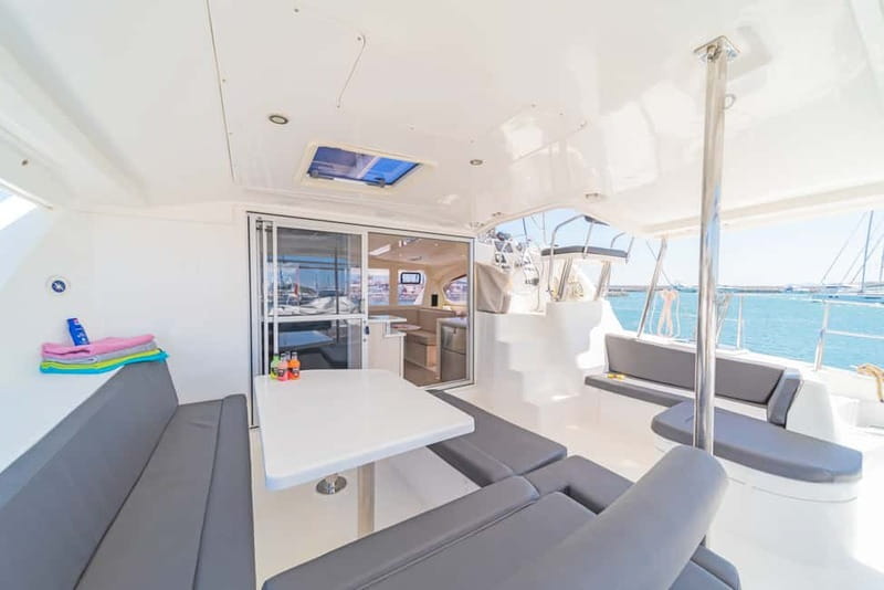 Athens: Half-Day Sunset Catamaran Cruise with Meal & Drinks - How the four hours usually feel