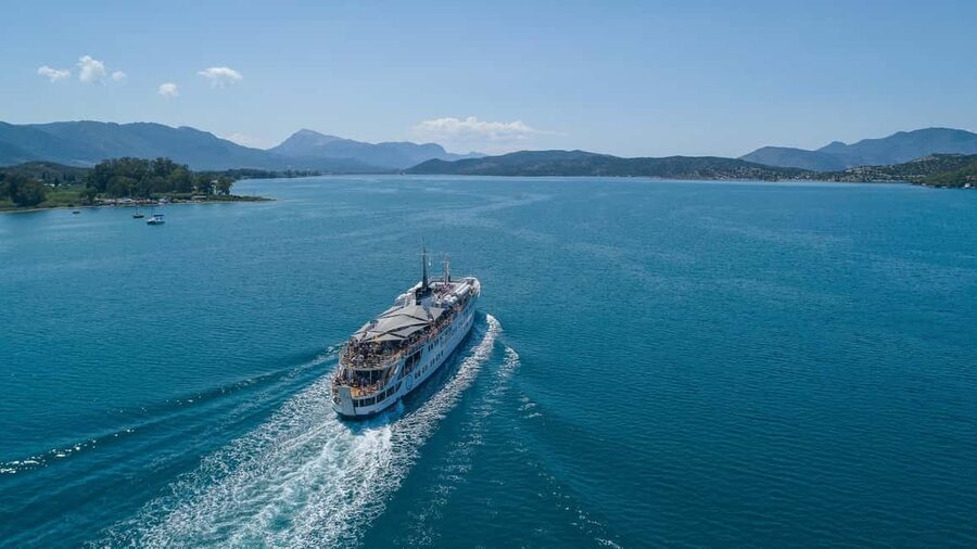 Athens: Hydra, Poros & Aegina Day Cruise with Lunch - Poros: a short waterfront pause