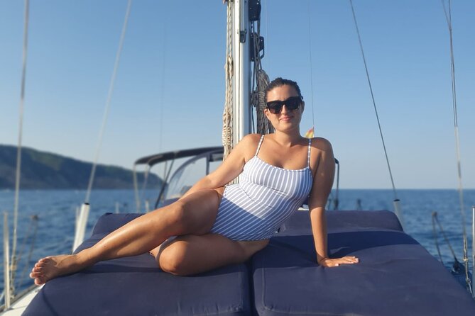 Barcelona 2-hour Private Boat Tour with Cava and snacks - Cava, snacks, and your own soundtrack