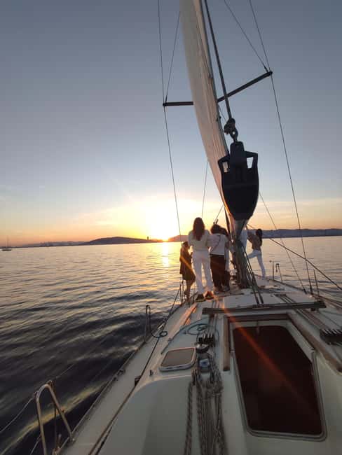 Barcelona Badalona : Sailboat Tour, Snacks, Drinks, Swimming - Why this Badalona sailing trip feels different