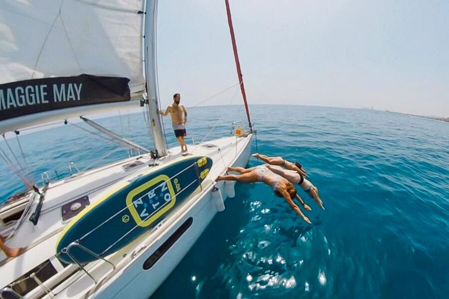 Barcelona: Coastline Boat Trip with Snacks and Cava - The Guides Make the Difference