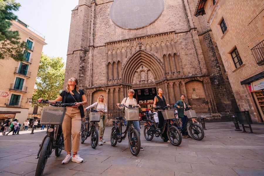Barcelona: E-Bike Tour with Montjuic Cable Car & Boat Ride - E-bike comfort, effort, and safety