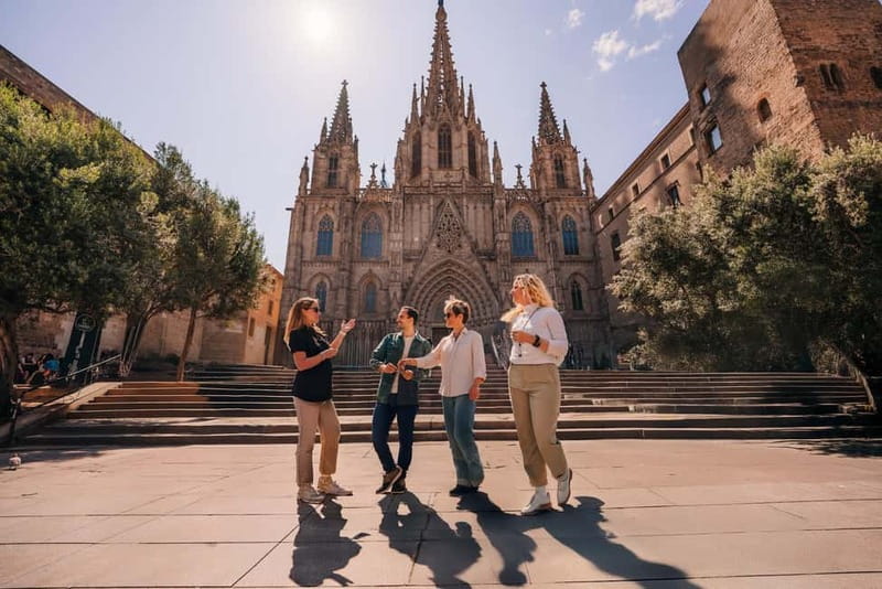 Barcelona: Helicopter, Boat Ride & Old Town Private Tour - Timing, languages, and practical details