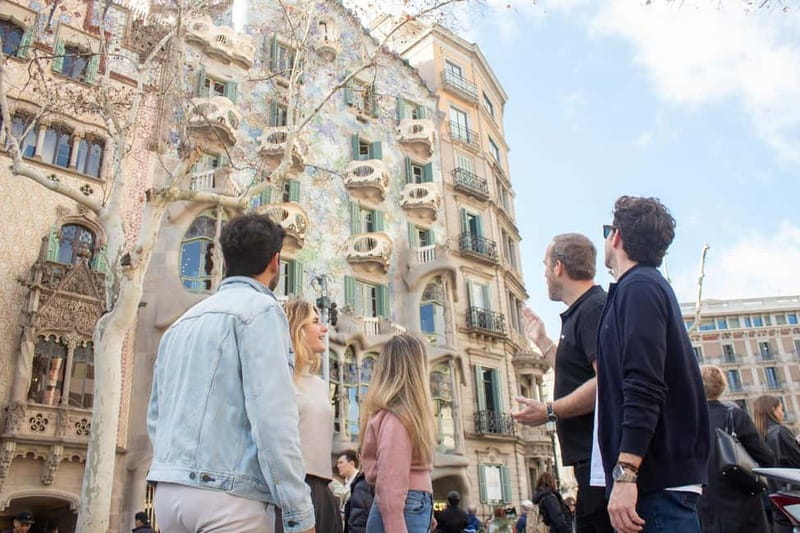 Barcelona: Helicopter, Boat Ride & Old Town Private Tour - Port Vell by boat, roughly 10 to 15 minutes