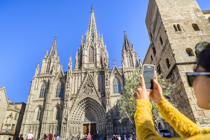 Barcelona Helicopter, Sailboat & Old Town Private Walking Tour - Starting on Roger de Llúria and Passeig de Gràcia