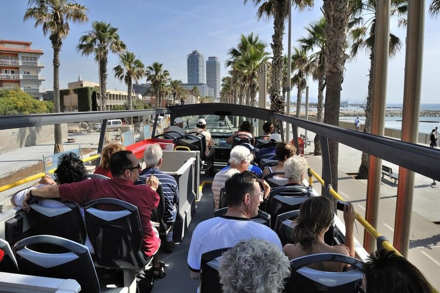 Barcelona: Hop-On Hop-Off Bus with Sailing Cruise - Why the bus and boat combination works