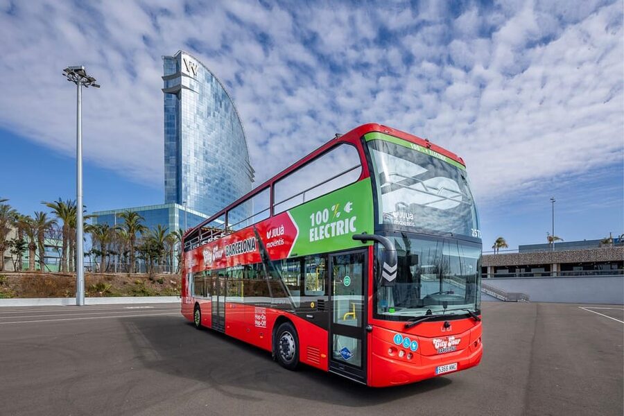 Barcelona: Hop-On Hop-Off Bus with Sailing Cruise - The Port Vell to Port Olímpic cruise