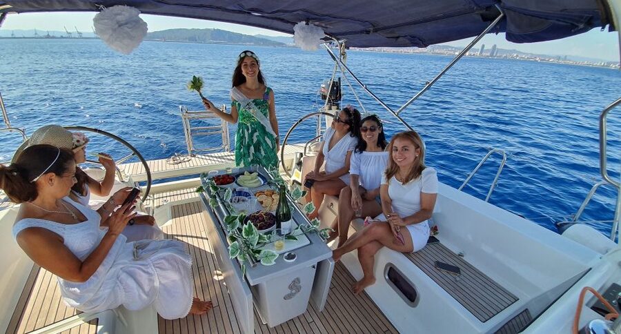 Barcelona: Luxury Private Sunset Yacht Cruise - Why the private group price can make sense