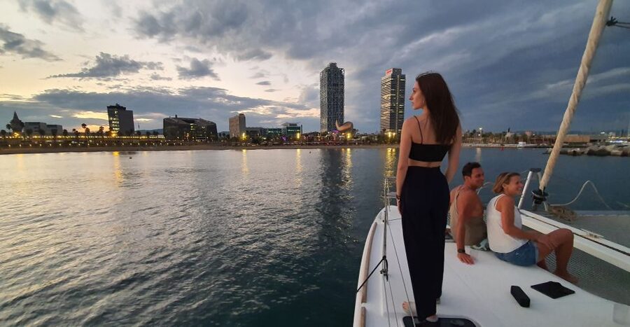 Barcelona: Luxury Private Sunset Yacht Cruise - A strong choice for proposals and celebrations