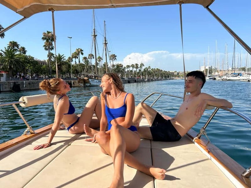 Barcelona: Private Classic Yacht Tour with Drinks - Key points to know before you book