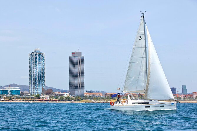 Barcelona Private Sailing with Open Bar & Snacks (max 9) - How the private format changes the experience
