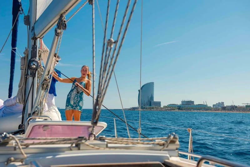 Barcelona: Sailing Tour with Young Local Captain & Drinks - Key points at a glance