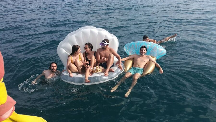 Barcelona: Sailing Trip with Drinks and Snacks - The return sail and the final city view