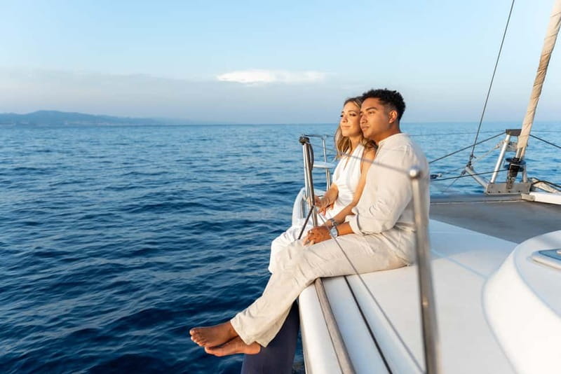 Barcelona: Sunset Catamaran Cruise with Wine and Tapa - Wine, cava, and a Mediterranean tapa