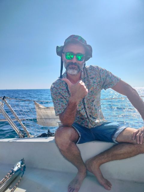 Barcelona: Sunset Cruise with Snacks and Drinks - Comfort, group size, and motion