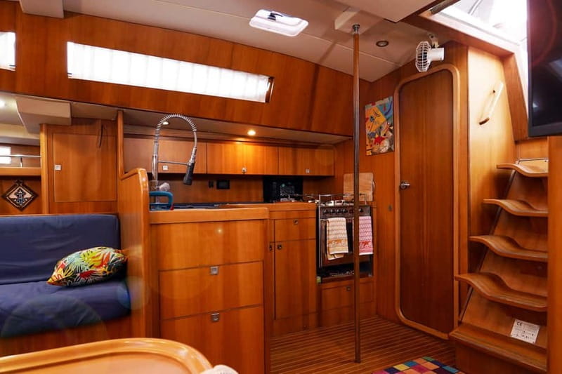 Barcelona: Sunset or Afternoon Yacht Cruise with Drinks - Cava, beer, Manchego, and the easy onboard rhythm