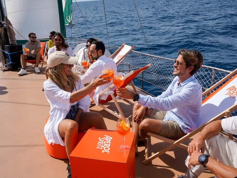 Barcelona: Sunset Sailing Cruise with Live Music - Setting sail from Barcelona’s waterfront